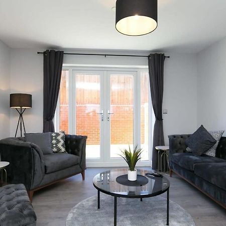 Stunning 2 Bedroom Apartment In Уолласи Экстерьер фото