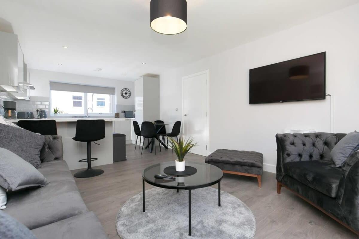 Stunning 2 Bedroom Apartment In Уолласи Экстерьер фото