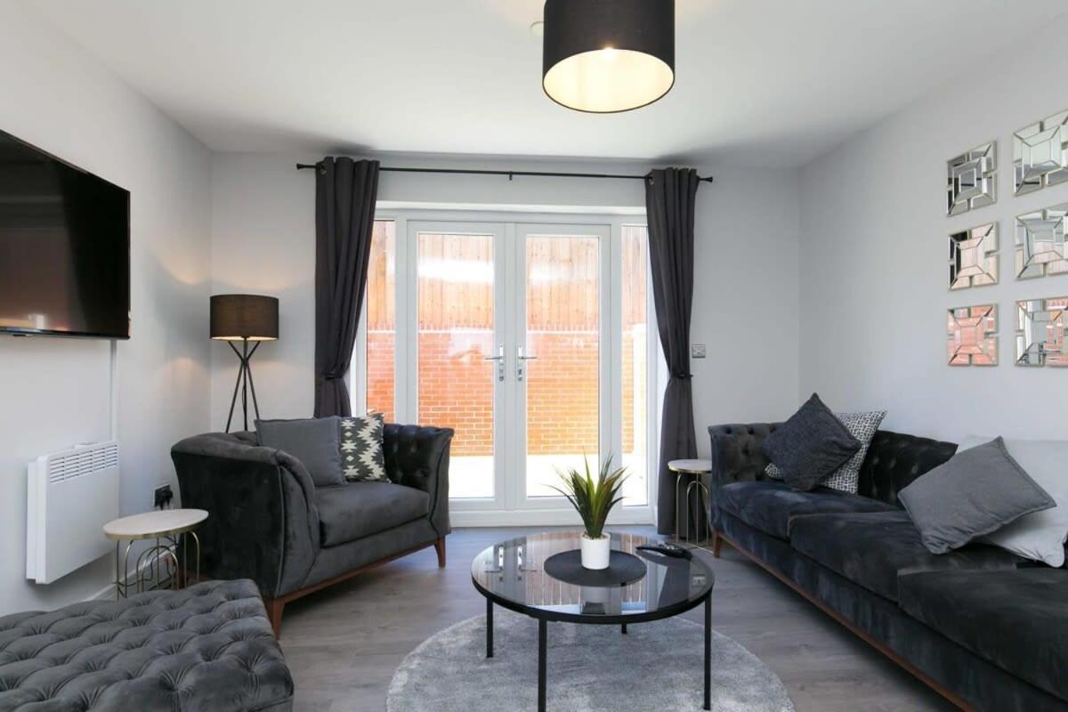 Stunning 2 Bedroom Apartment In Уолласи Экстерьер фото